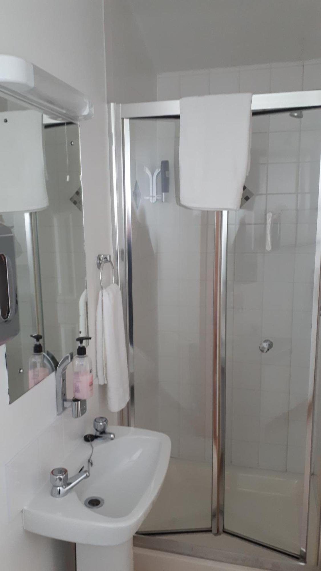 Bay View Guesthouse Голуэй Экстерьер фото